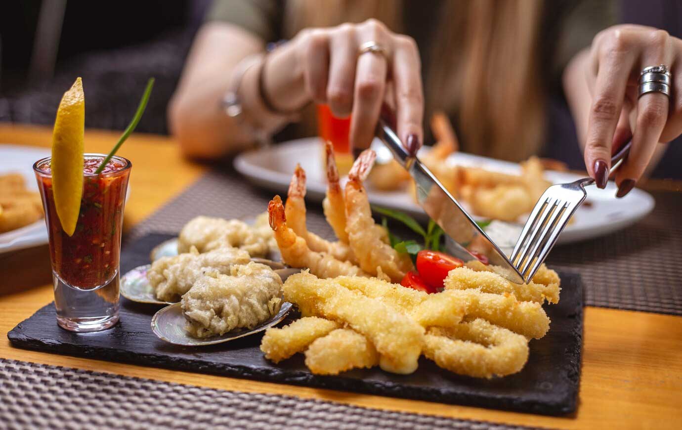 perfect-drink-seafood-plate Perfect Drink Pairings for Popular Seafood